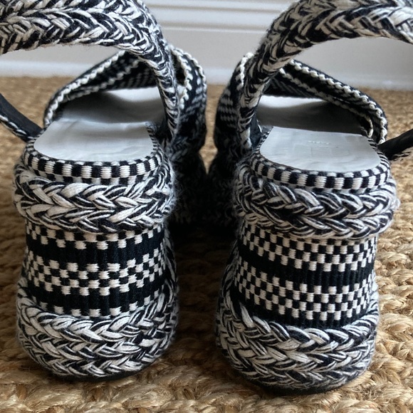 Amambaih Gala Platform. Size 36 - Picture 10 of 16